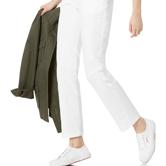 (1738) Amazon Essentials Women's Stretch Twill Chino Pant Straight Fit - Picture 5 of 7